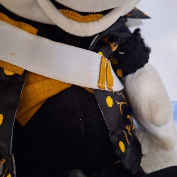 A Limited Edition Mickey Mouse Plush Pirates of The Caribbean Main Attraction - Picture 13 of 13